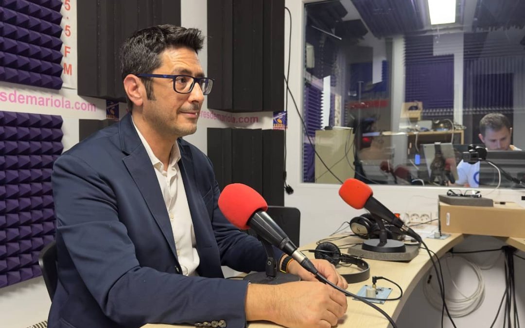 Raúl Carrión en la entrevista concedida en Ràdio Banyeres de Mariola previo ciclo formativo en Banyeres Connecta, Banyeres de Mariola.