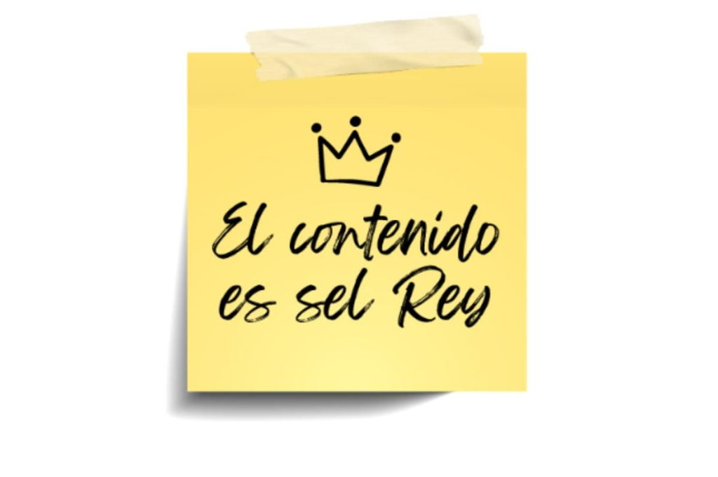 Post-it en el que se puede leer "el contenido es el rey".