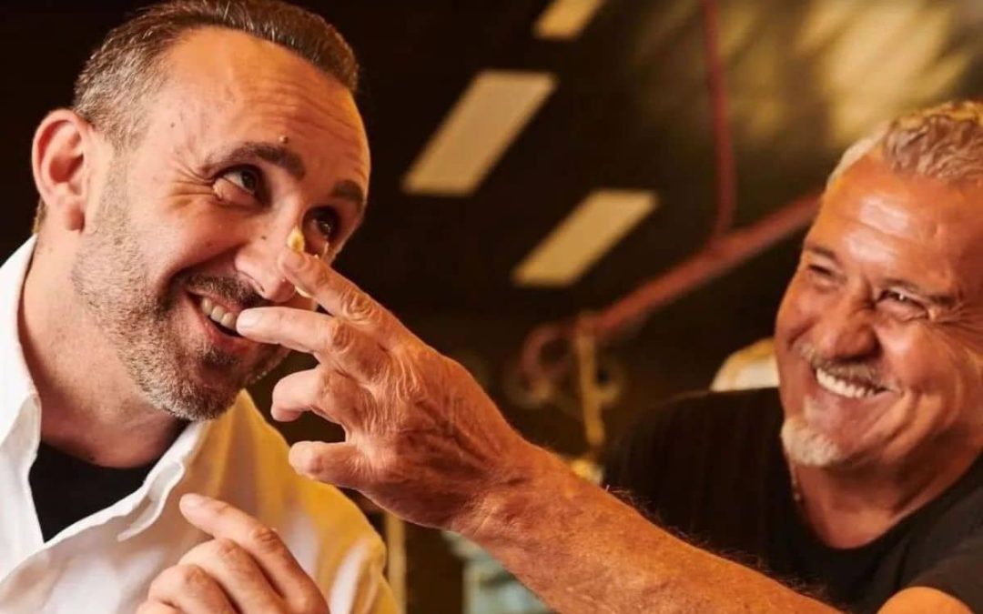 Paco Torreblanca y Jacop Torreblanca presentando Duevite, su nueva linea de bombones saludables de la que garajedoce es partnet digital.